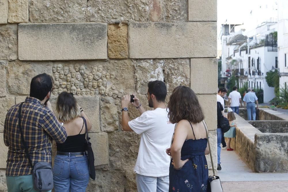 Las caras de la Puerta de Almodóvar