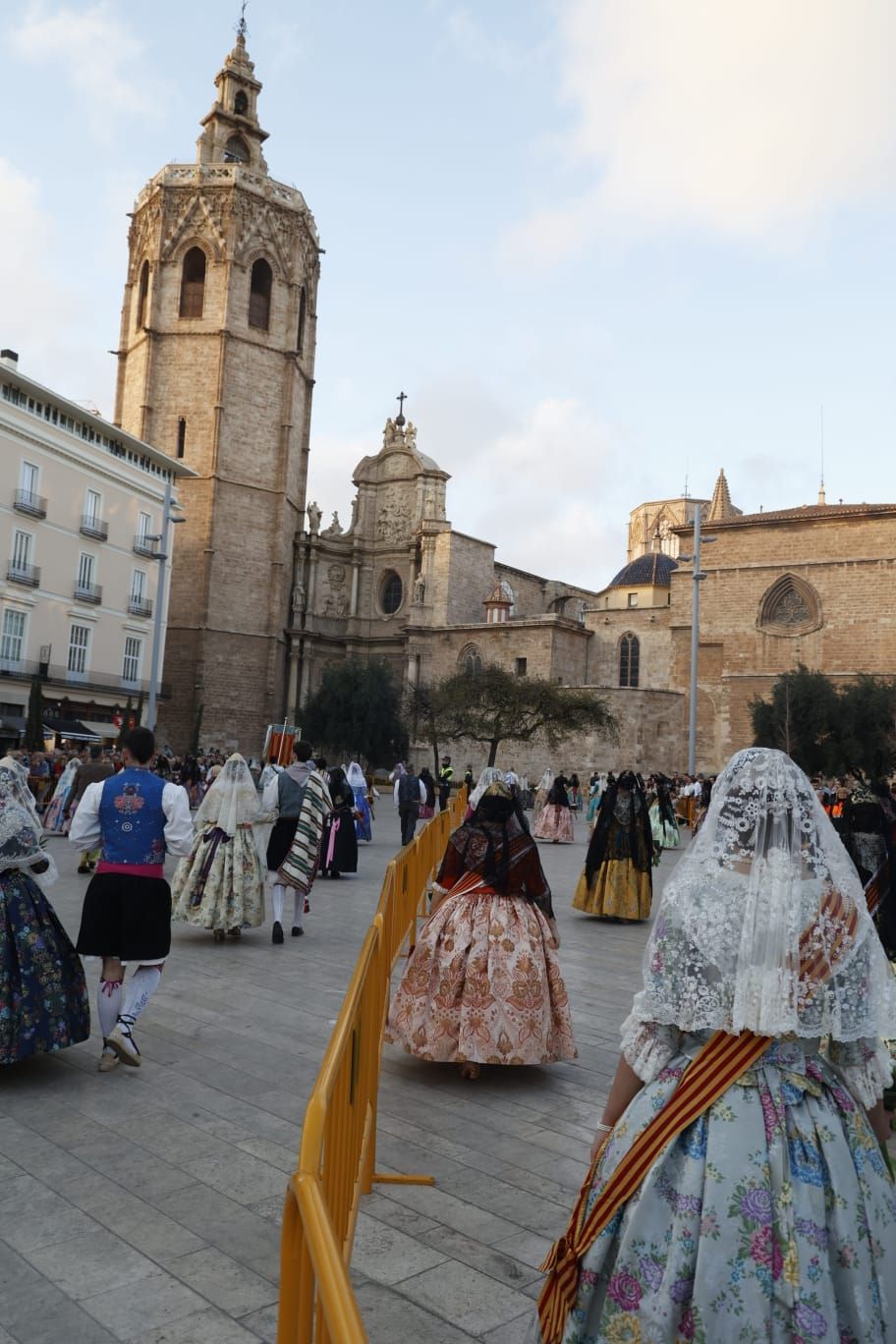 Búscate en la llegada a la plaza de la Virgen