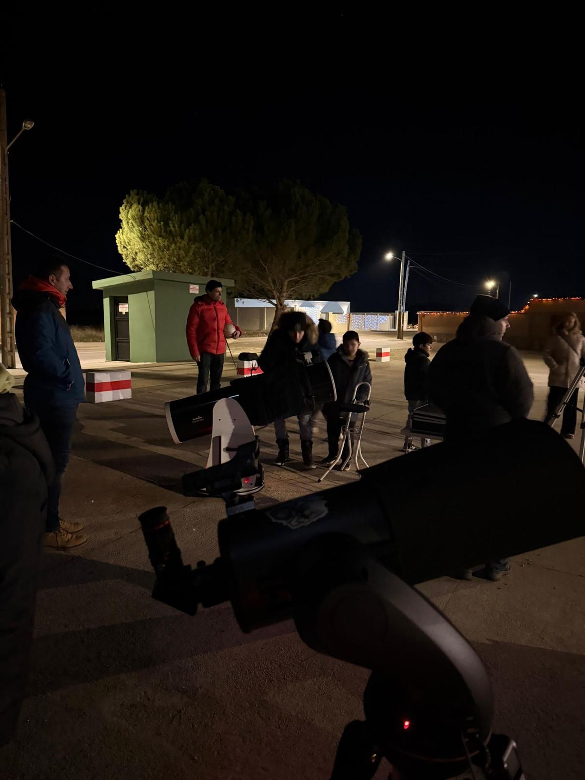 La observación astronómica en Arcos de la Polvorosa, en imágenes