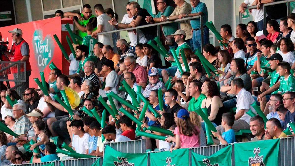 El Cornellà le pagará el viaje a Castellón a todos sus abonados y canteranos