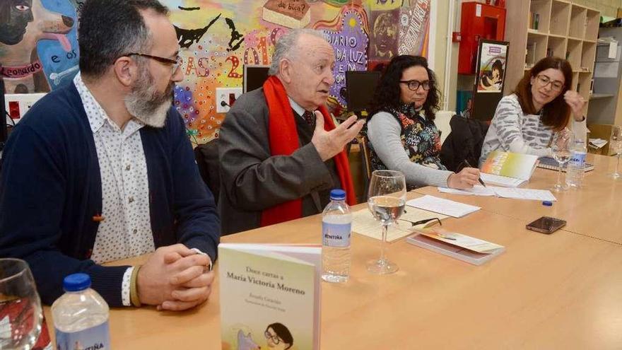 Presentación, onte, do libro da escritora e tradutora Ánxela Gracián. // Rafa Vázquez