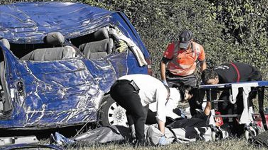 Fallecen tres miembros de una familia en un accidente en Navarra