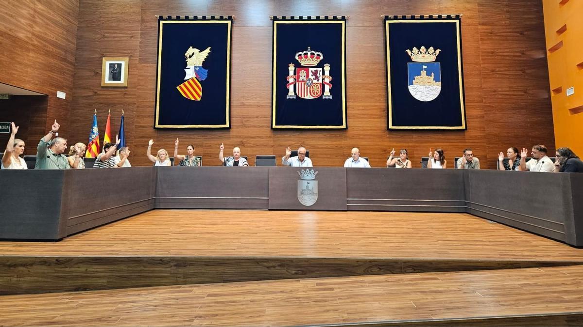 El pleno extraordinario de Orpesa ha desbloqueado este martes la modificación de crédito de cerca de siete millones de euros con cargo al remanente municipal aprobada inicialmente el 9 de julio.