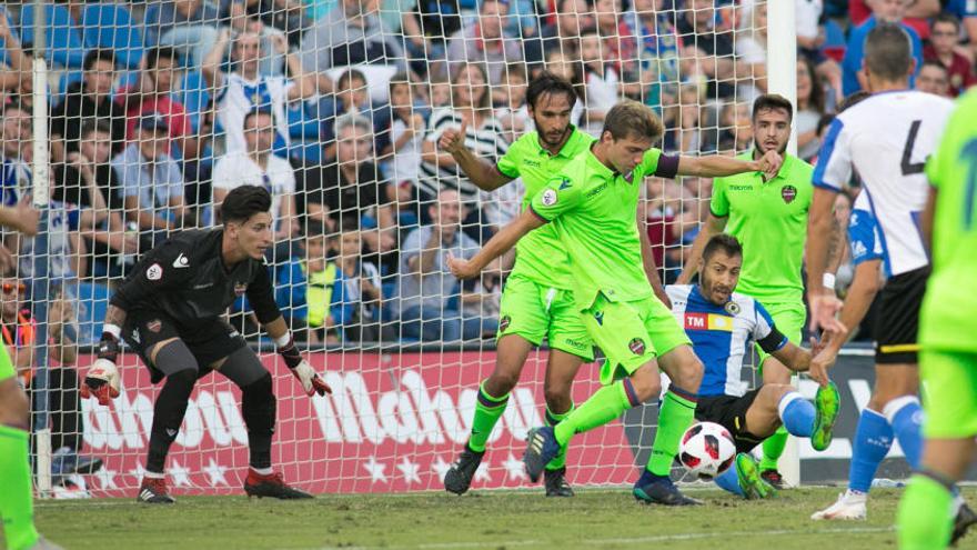 Golpe sobre la mesa del Atlético Levante en casa del líder Hércules