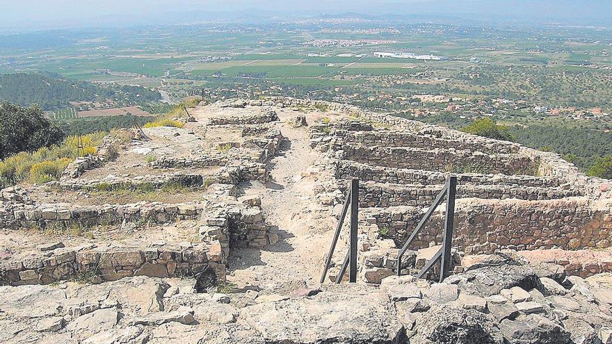 El poblado íbero de Olocau es uno de los yacimientos arqueológicos más importantes de la provincia y el mayor atractivo turístico del municipio.