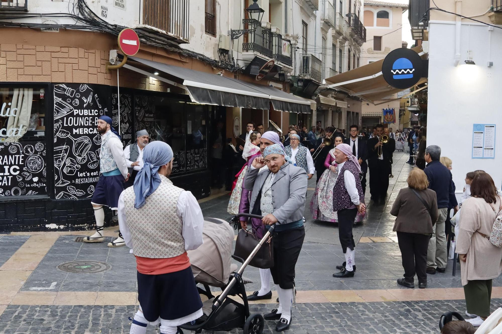 Multitudinaria Ofrenda fallera en Xàtiva