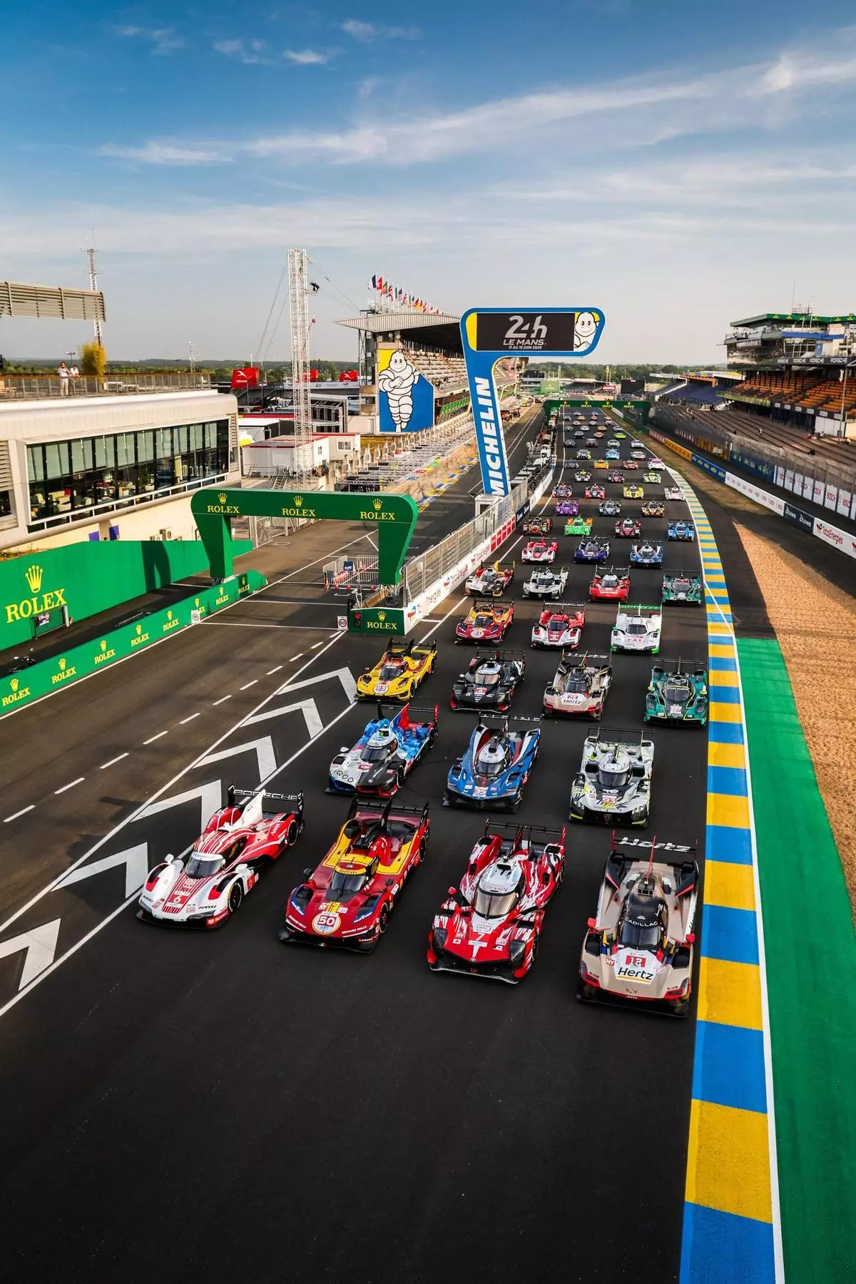 ¿Qué pilotos españoles compiten en las 24 Horas de Le Mans 2025?