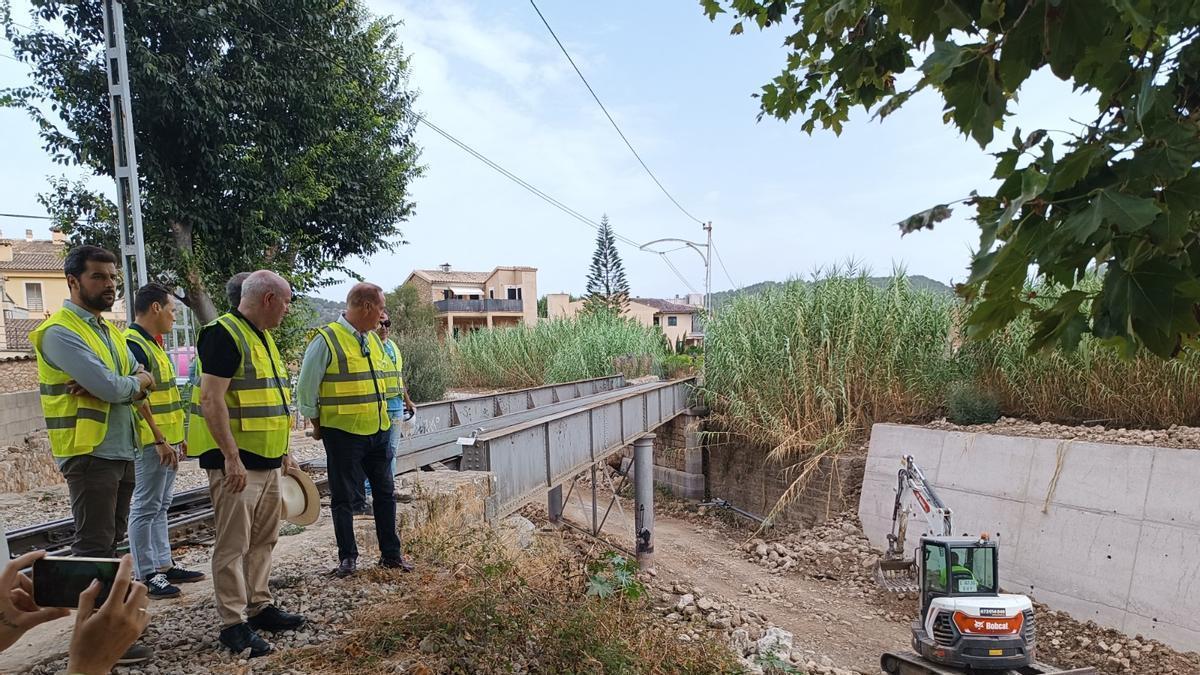 El Govern pasa revista a las obras de mejora del cauce del Torrent Major de Sóller