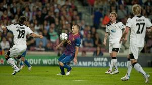 L’increïble gol d’Andrés Iniesta davant el Viktoria Plzen.