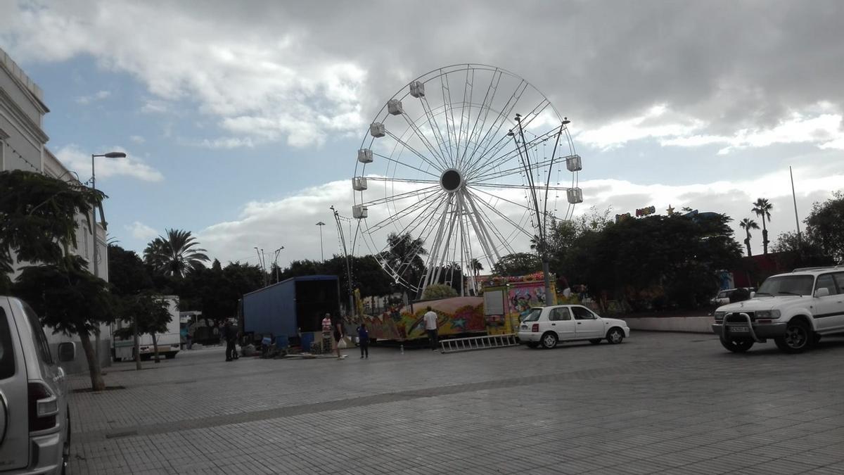 Comienza el montaje de las atracciones del Carnaval de Las Palmas de Gran Canaria 2024