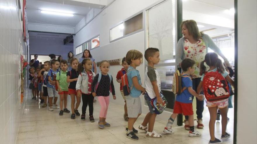 Casi 70.000 alumnos de Infantil y Primaria vuelven hoy a las aulas