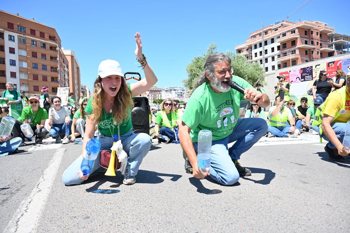 Galería de imágenes: nueva jornada de movilizaciones de los profesores en Castellón