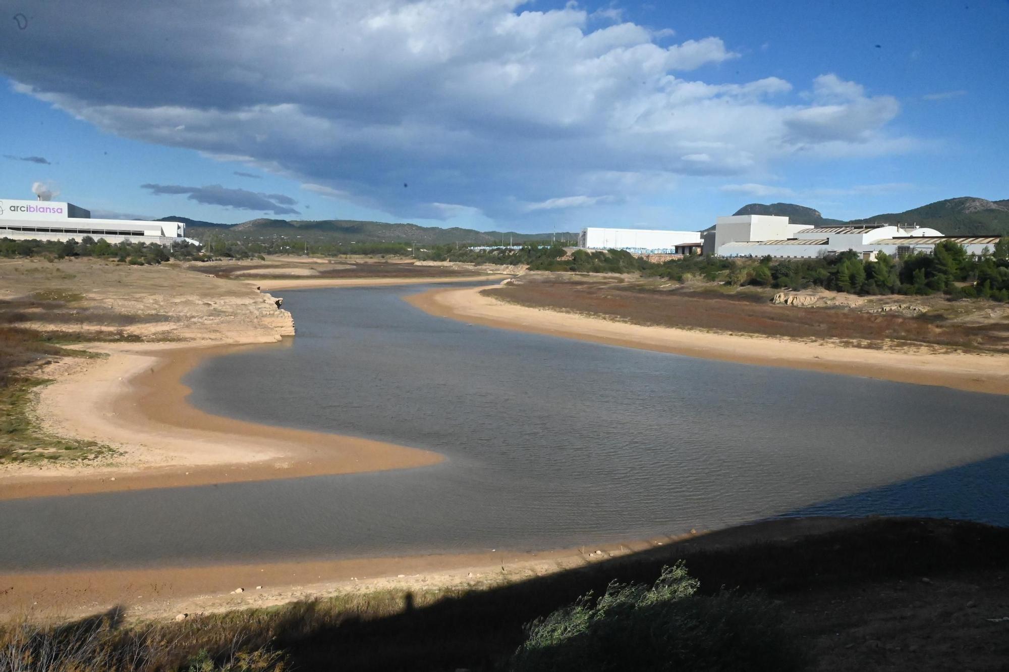 Preocupante estado del embalse de María Cristina