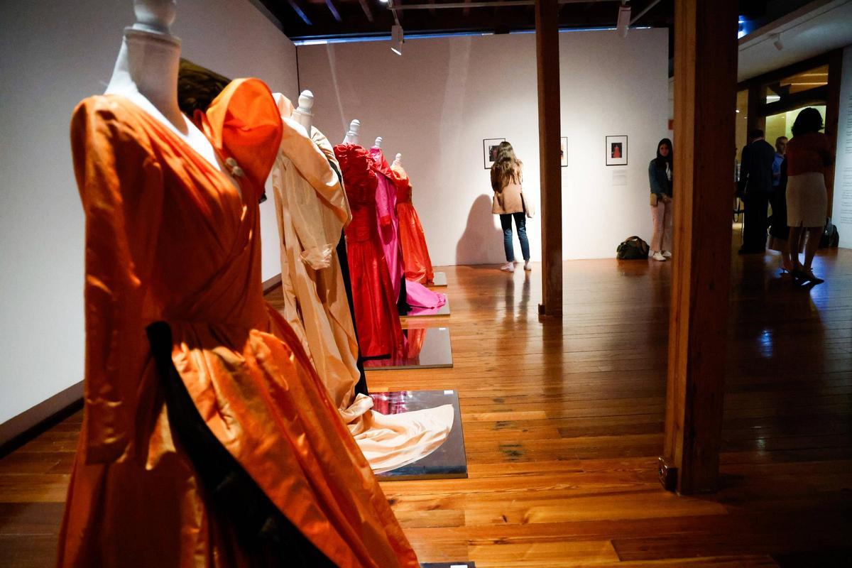 'O gardaroupas da música' en la Fundación Abanca de Santiago de Compostela