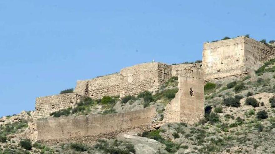 El Castillo fue declarado en ruinas en 1931 y la actuación sobre él se realizará cuando se cumplen 13 siglos de su existencia.