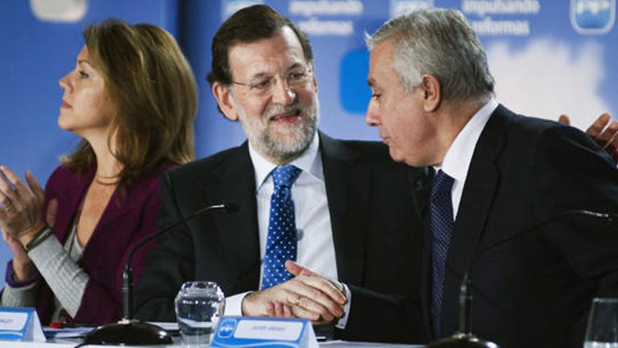 Cospedal, Rajoy y Arenas, los tres actores principales en la elección del nuevo presidente del PP-A.