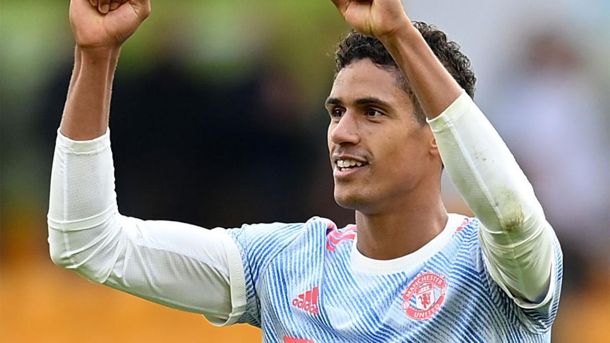 Varane, con su nueva camiseta de los red devils