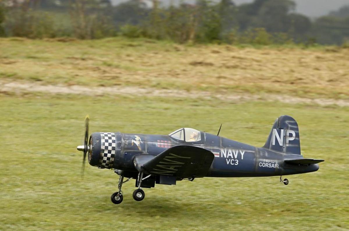 Inauguración de la pista de aeromodelismo del monte Pica Corros, Cenero