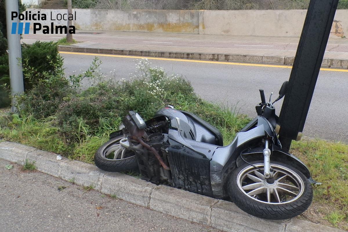 La moto estaba en la mediana de la avenida Picasso.