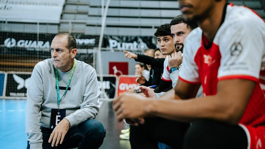 La Federación Española de Balonmano premia al Bada Huesca y a su técnico, José Francisco Nolasco