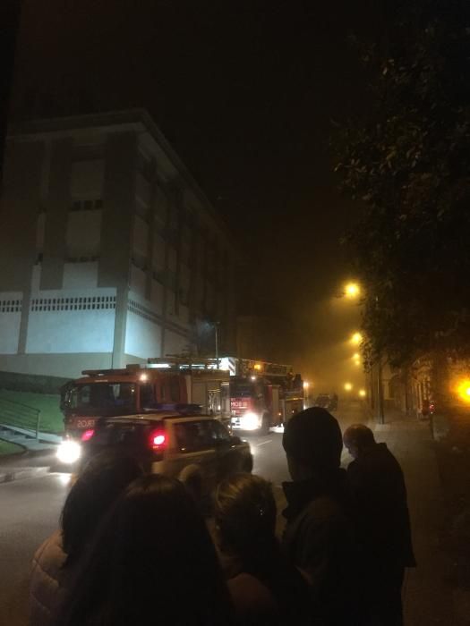 Incendio en la cocina de una vivienda en San Claudio (Oviedo)