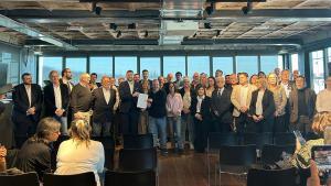 Más de ochenta alcaldes catalanes firman un manifiesto para reclamar soluciones para cientos de urbanizaciones catalanas.