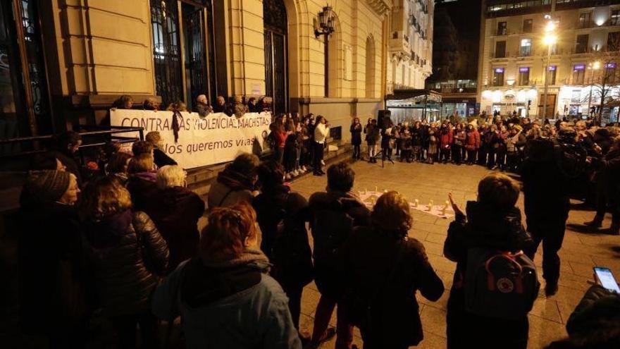 Primera concentración contra la violencia machista en este 2020 en Zaragoza