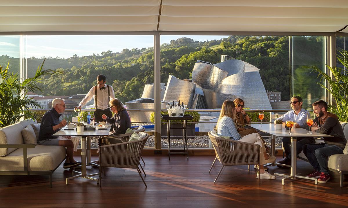 Gastronomía y coctelería con el Guggenheim como telón de fondo.