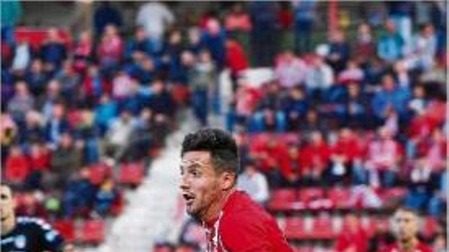 Aday condueix la pilota durant el passat Girona-Lugo d&#039;aquesta Lliga.