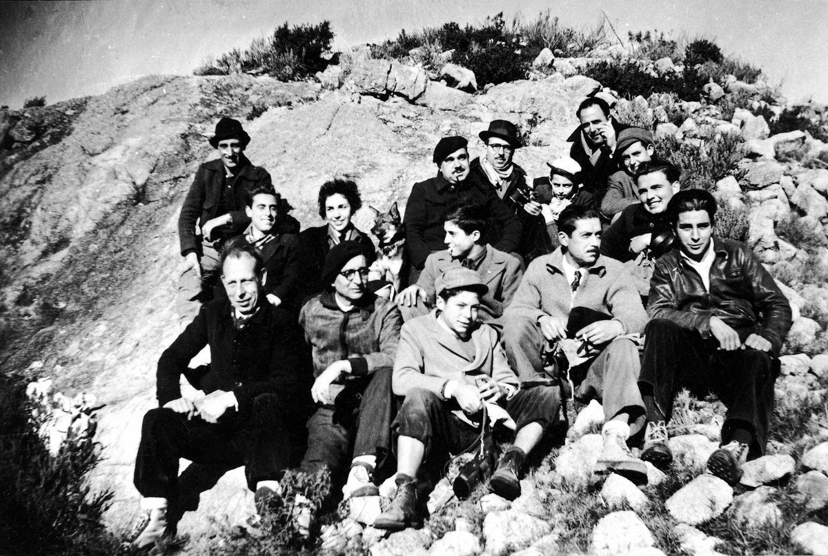 Un aplec dels membres del Centre Excursionista Montclar el 1950.