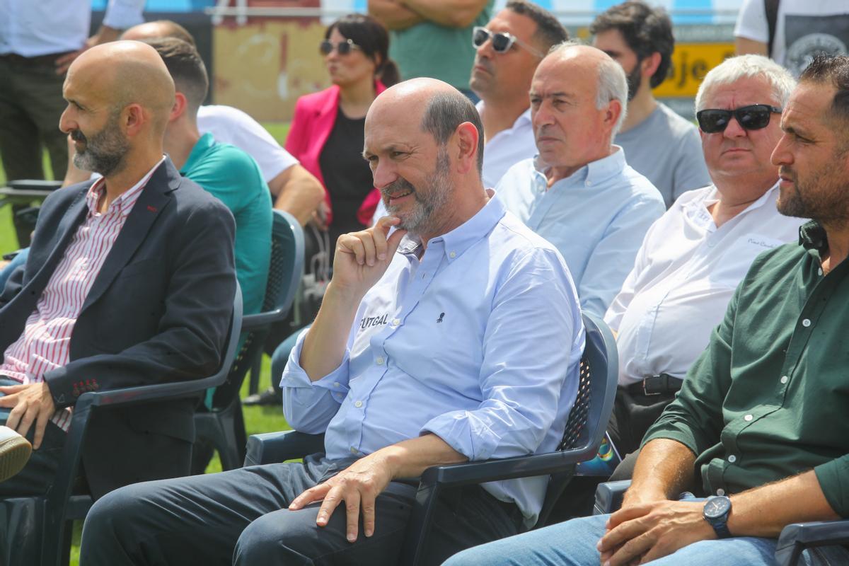 Rafael Louzán, presidente de la RFGF, durante la presentación.