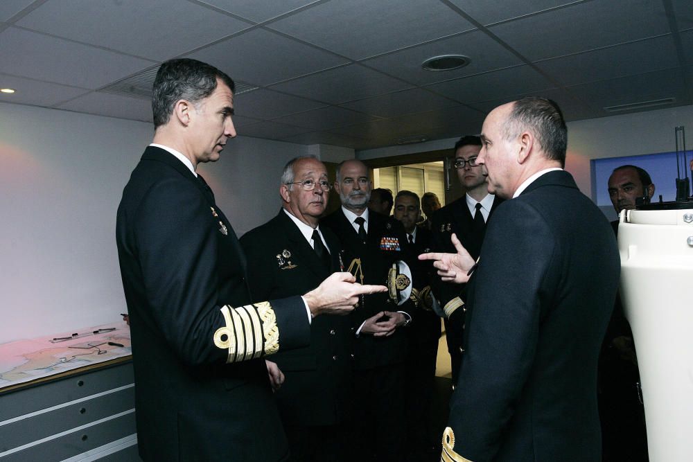 Felipe VI visita las escuelas de Armada en Ferrol