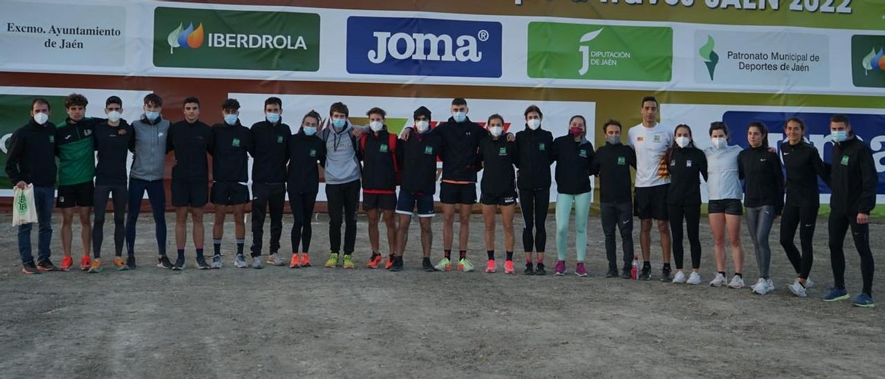 Los componentes de la selección balear de cross posan en Jaén