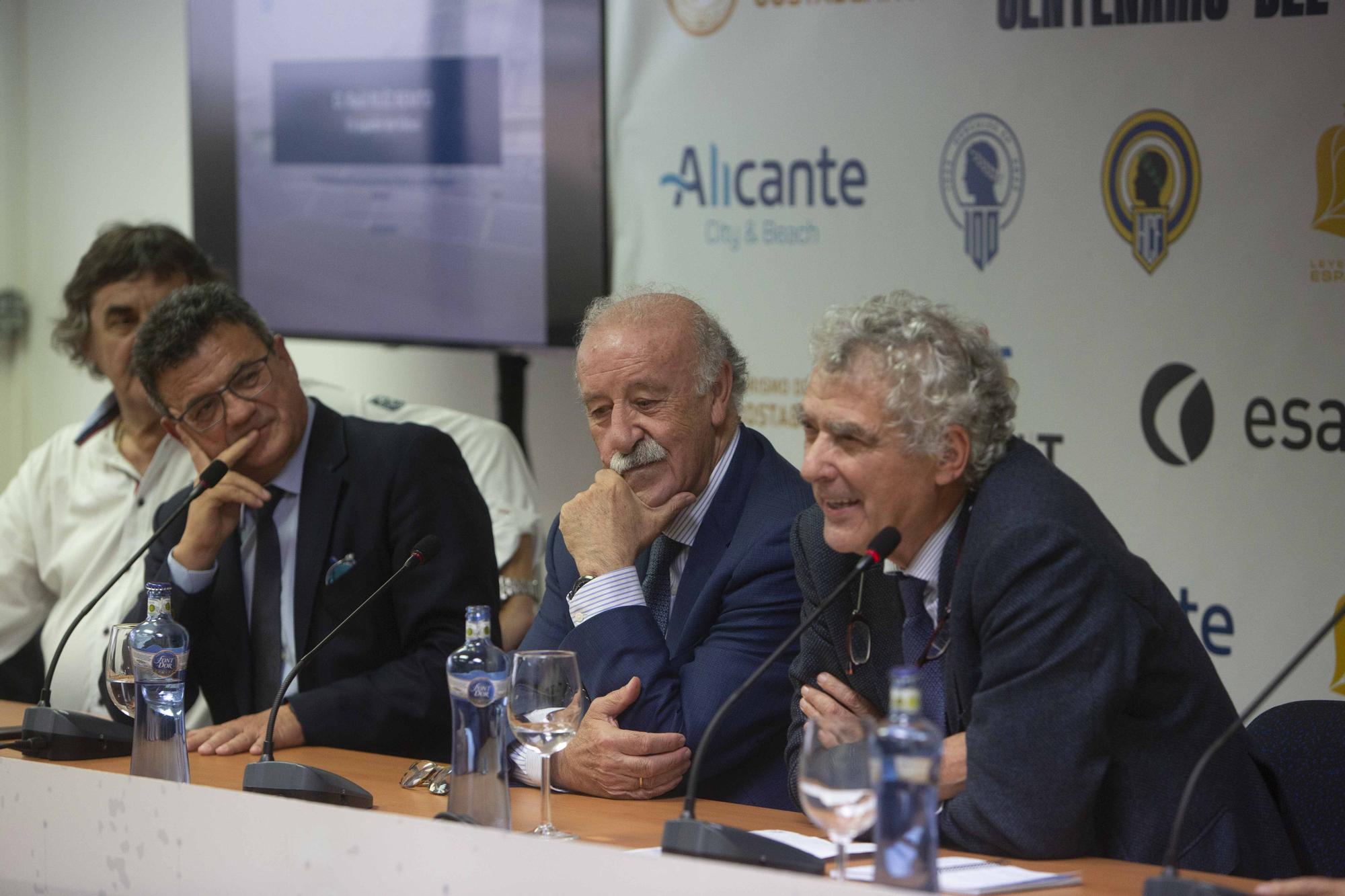 Vicente del Bosque participa en una jornada conmemorativa del Centenario del Hércules