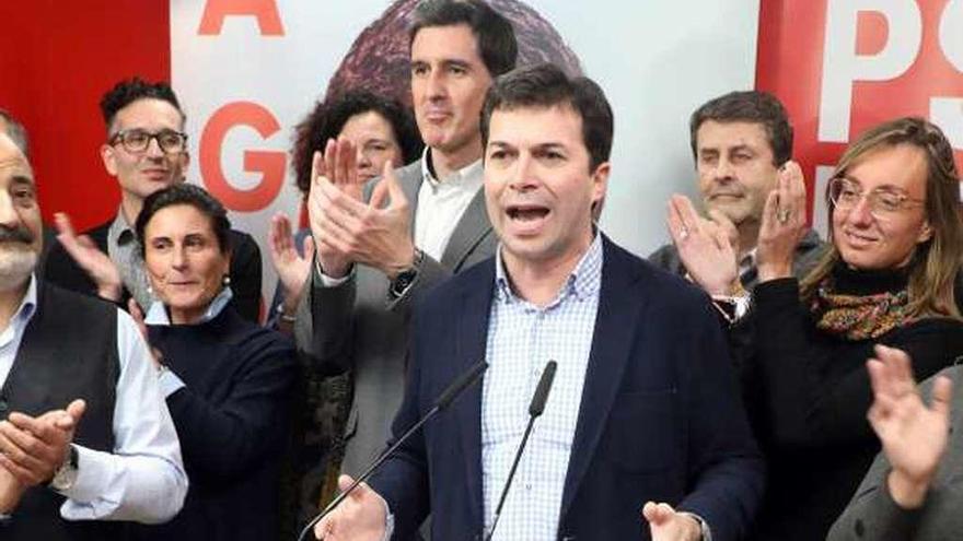 Gonzalo Caballero, ayer, en la sede del PSdeG. // Xoán Álvarez