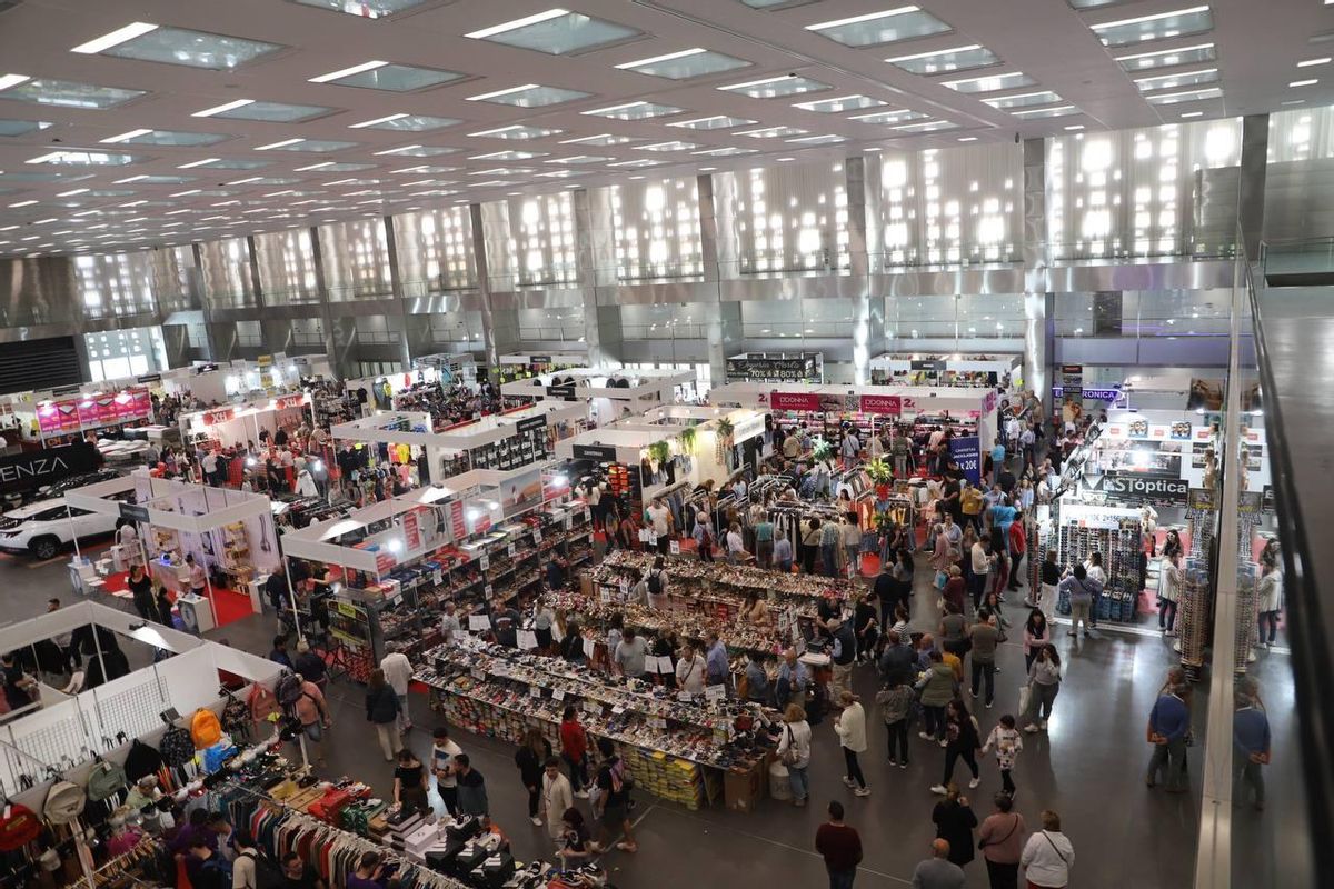 Vista de la Feria Outlet Córdoba, que se ha celebrado desde el viernes al domingo en el CEFC.