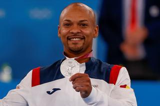 El gimnasta Ray Zapata consigue la plata en suelo para España