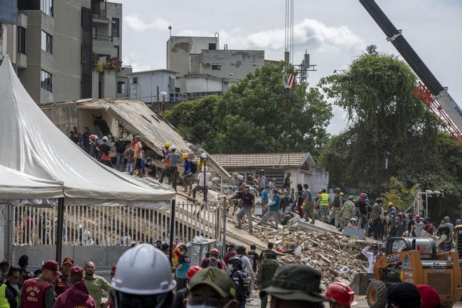 Dos nuevas réplicas siembran pánico en Venezuela y ya van más de 300 desde la tarde del terremoto