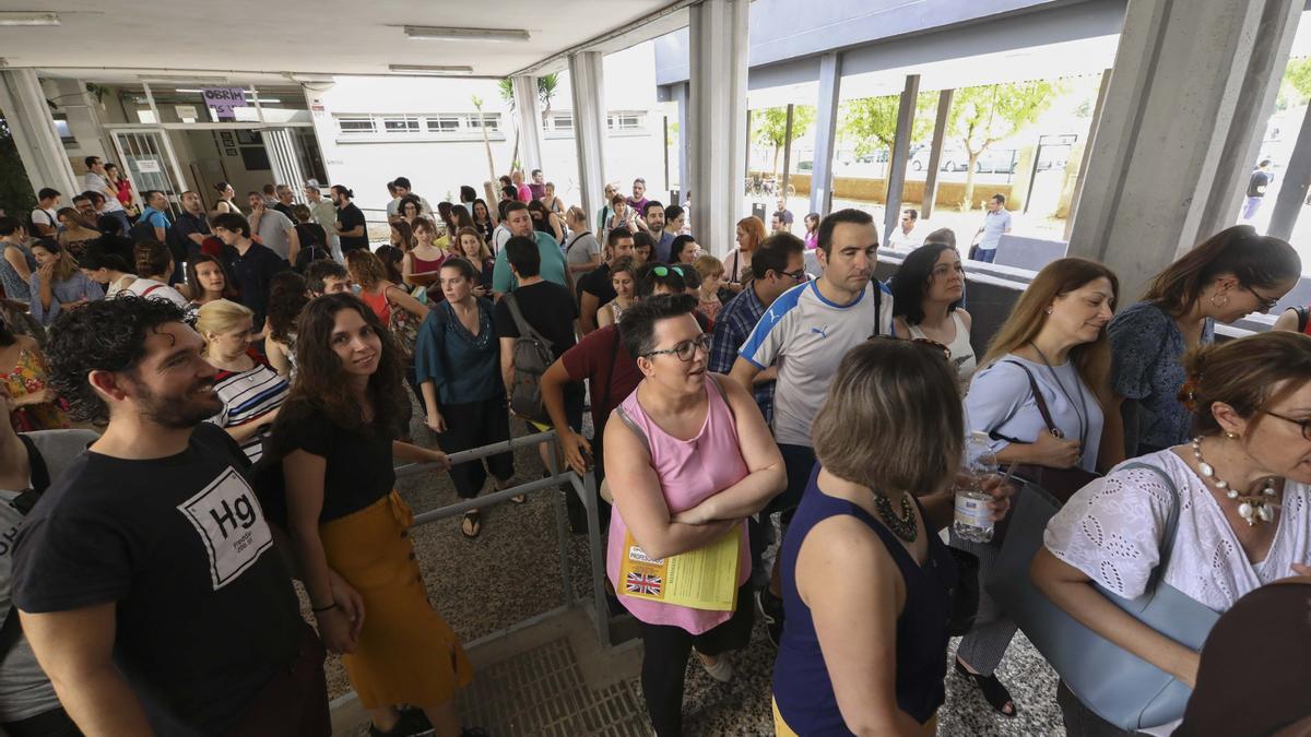 Foto de archivo de las oposiciones docentes de 2019 en el IES Sos Baynat de Castelló.