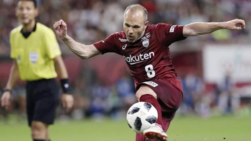 Iniesta y Torres debutan perdiendo en Japón