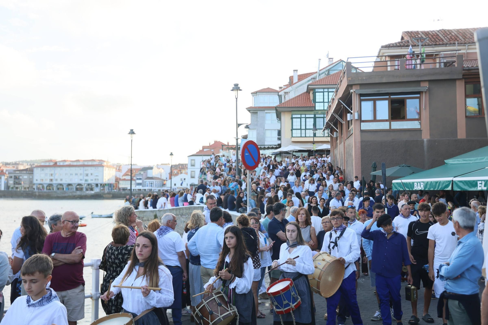 EN IMÁGENES: La procesión de "la llamada de la mar" en el Carmen de Luanco