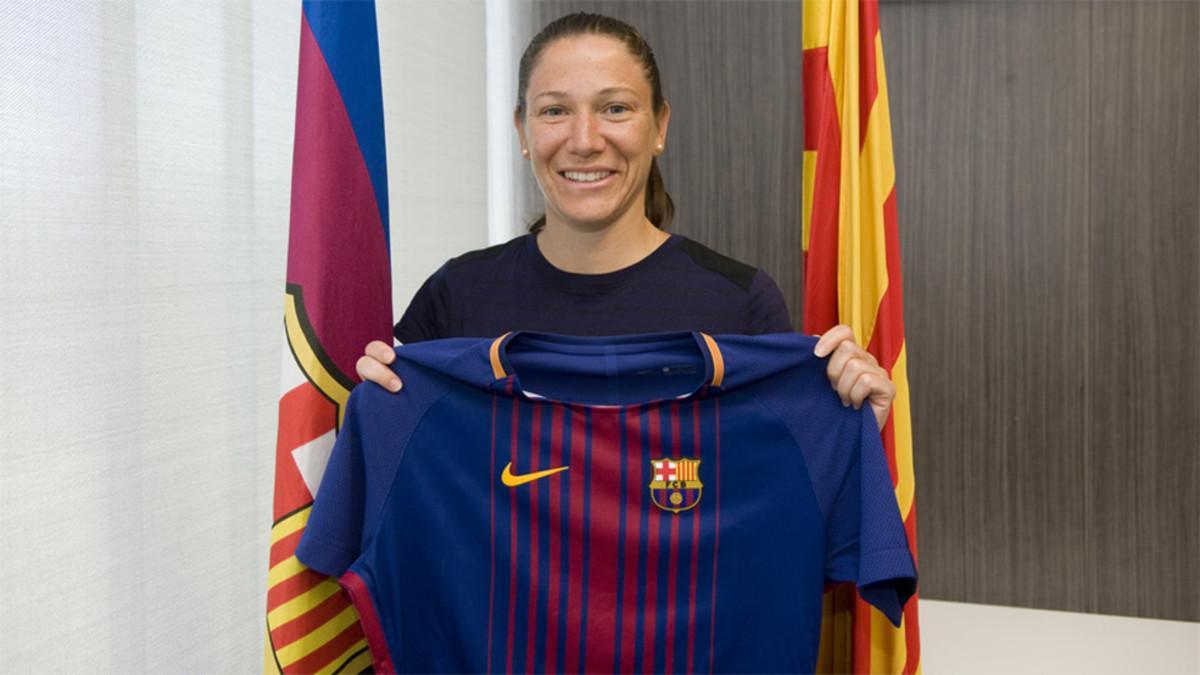 Bussaglia ya ha posado con la camiseta del FC Barcelona