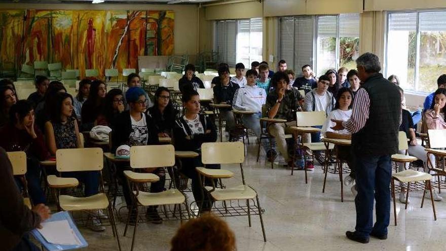 Presentación de un curso en el IES A Paralaia de Moaña. // Gonzalo N.