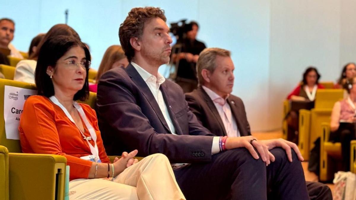 Carolina Darias, junto a Pau Gasol, este martes durante la Reunión de Alto Nivel sobre Obesidad Infantil organizada por el Ministerio de Sanidad.