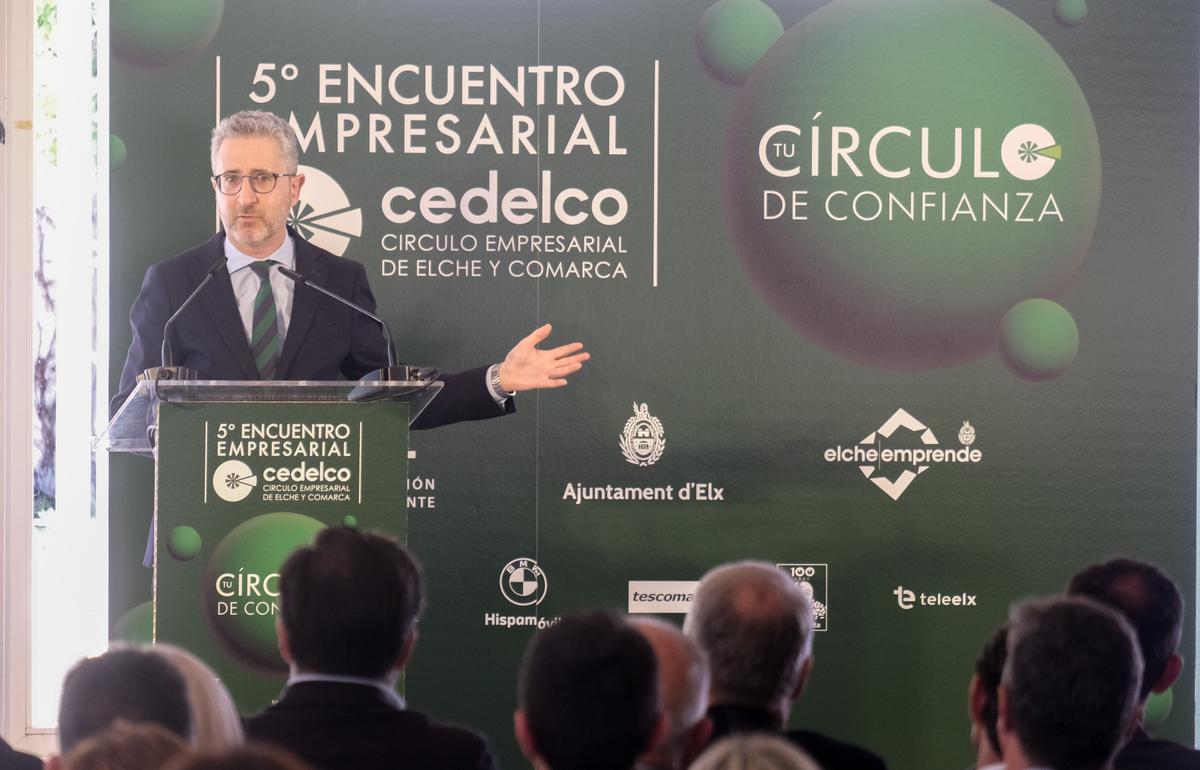 Arcadi España durante su intervención en el aniversario de Cedelco en Elche