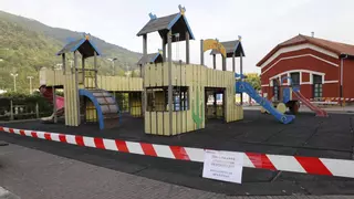 Casi 400.000 euros para renovar los parques infantiles de Pola de Laviana y Barredos