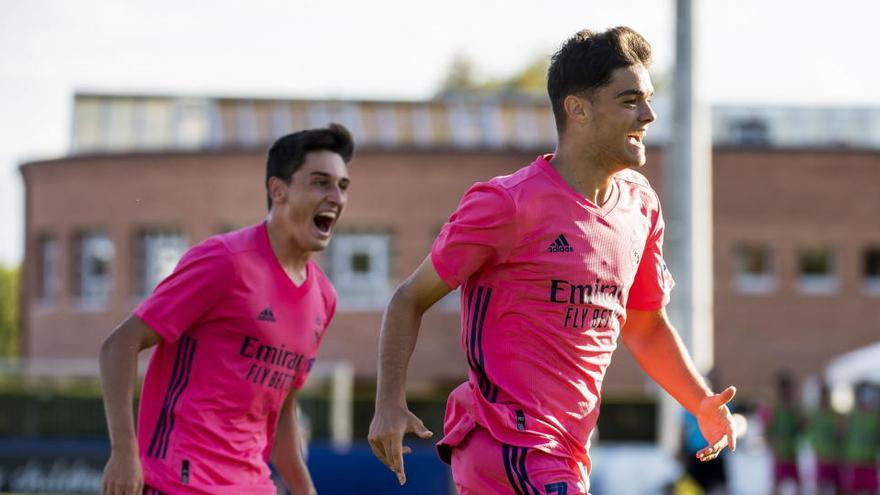 Los jugadores del Real Madrid celebran un gol ante el Salzburgo.