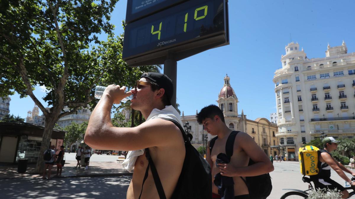 El tiempo en Valencia: Aemet pone Valencia en alerta roja por riesgo extremo de calor.