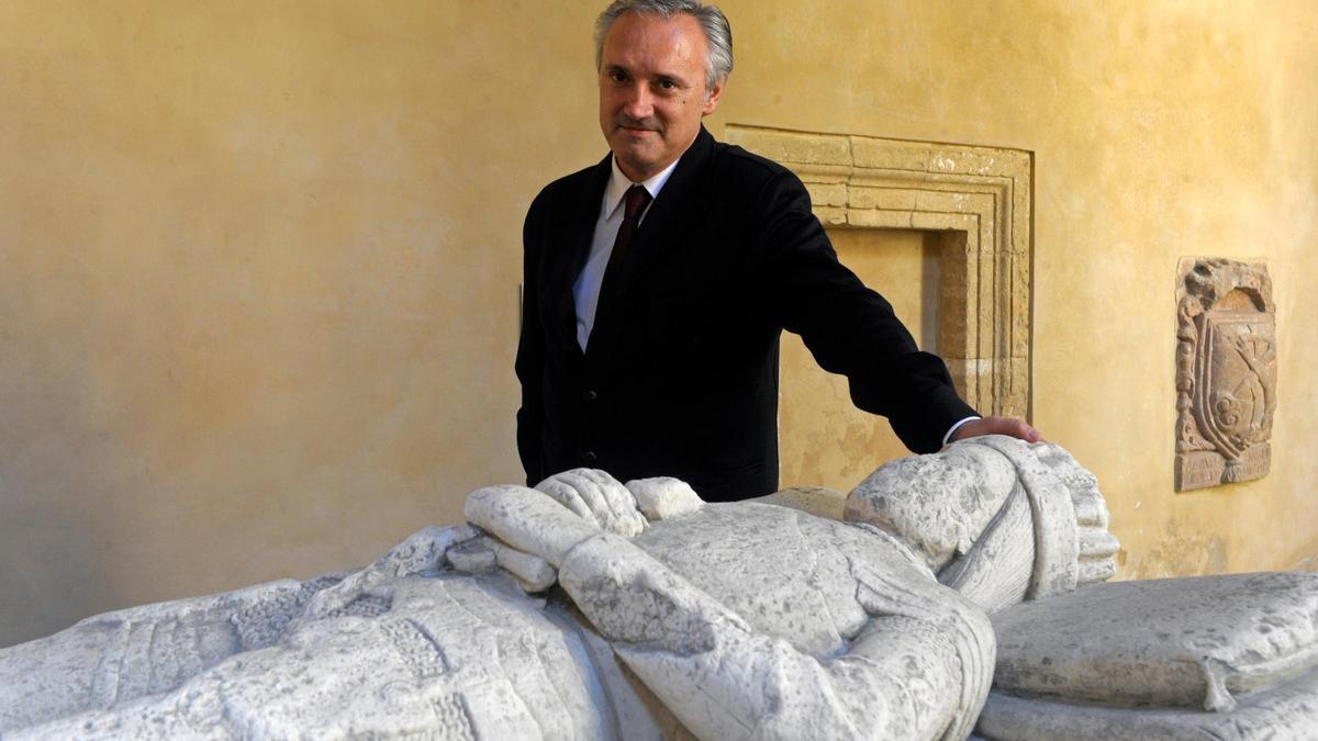 Ángel Villa Valdés.