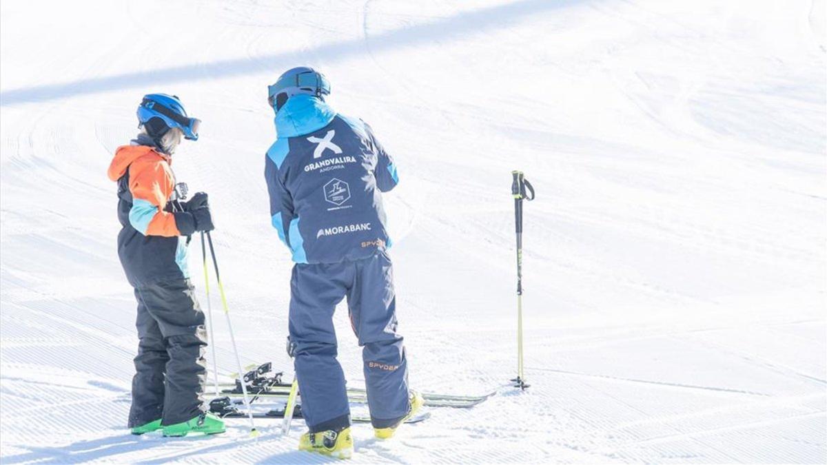 Grandvalira cuenta con una Escuela de Esquí y Snowboard y más de 700 instructores